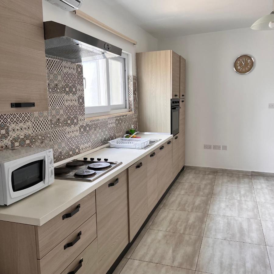 F3 Room 3, Private Room Two Single Beds Shared Bathroom Msida Buitenkant foto