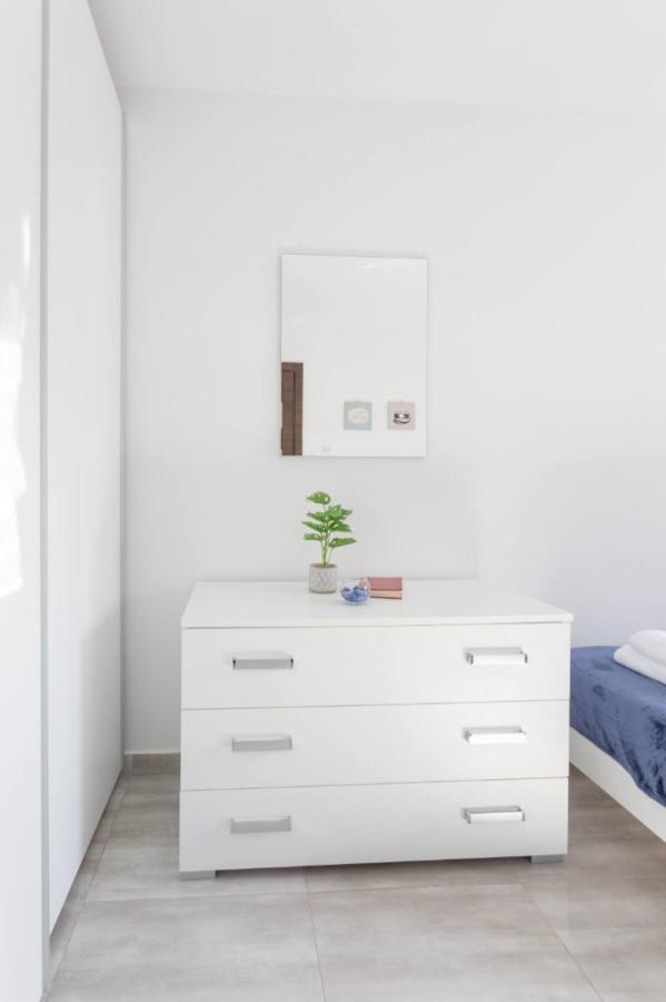 F3 Room 3, Private Room Two Single Beds Shared Bathroom Msida Buitenkant foto